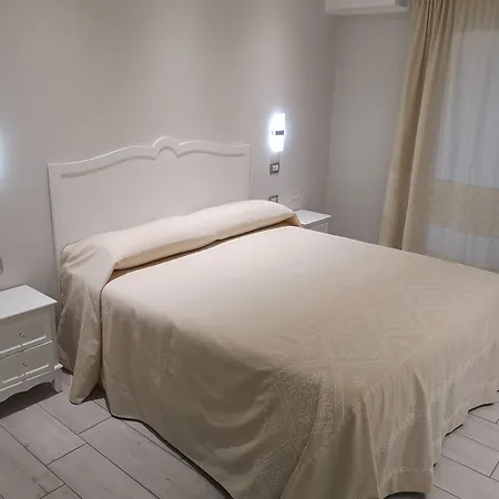 Domu Ajaju Πανσιόν 3*