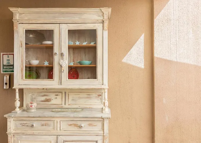 Domu Ajaju Πανσιόν